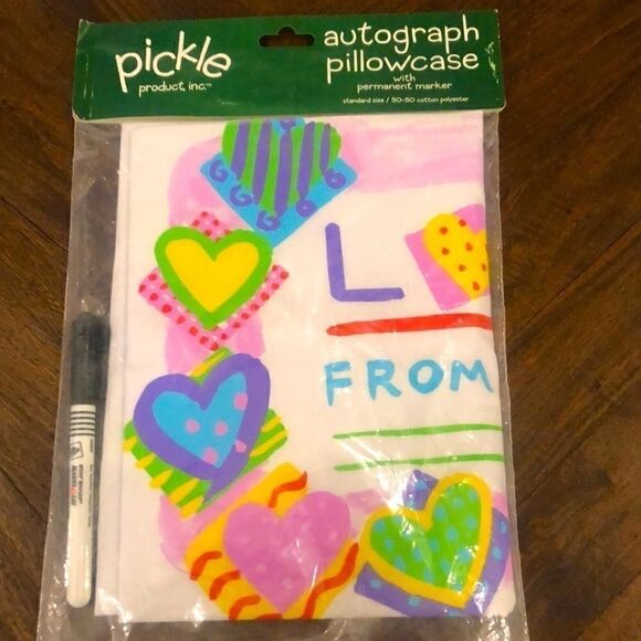 Pillowcase autographed  - Picture 1 of 1